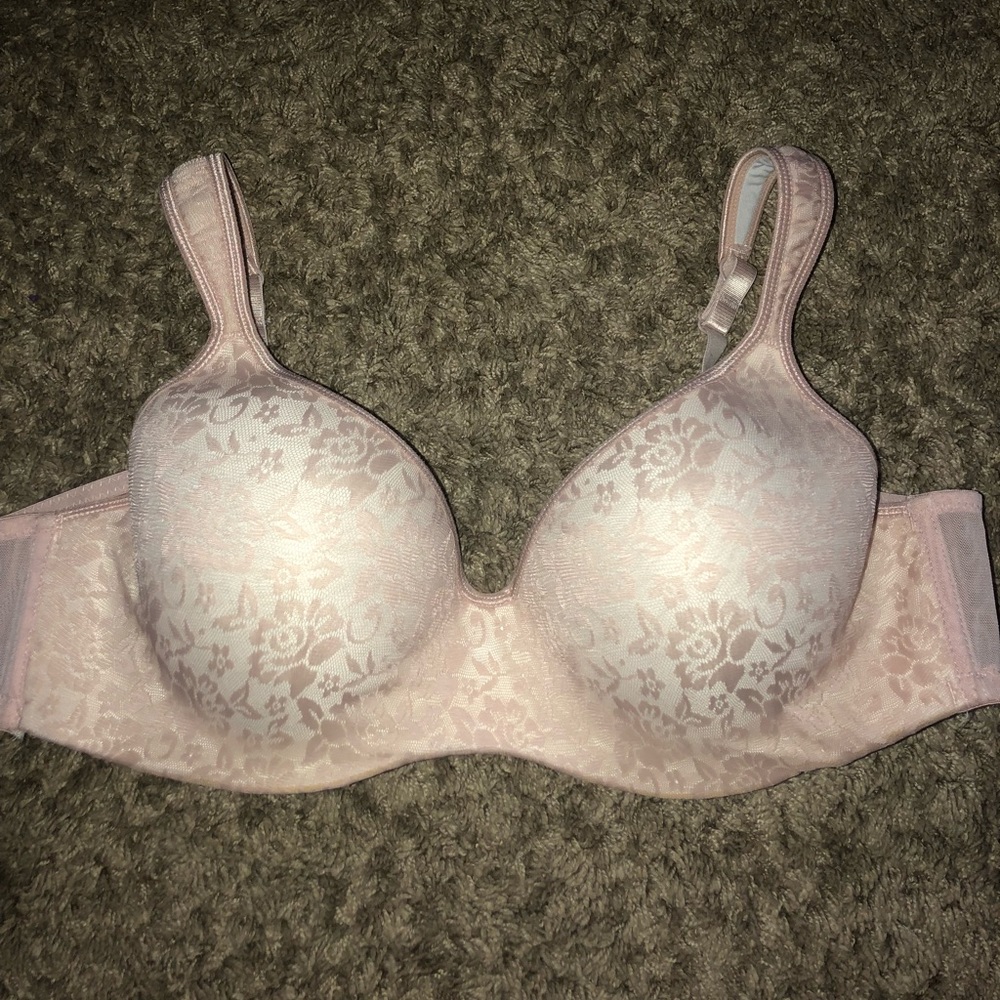 Jessica Simpson size 42c bra